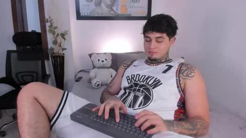 Snapshot of juan_alvarez18 chatting on 10.10.25 juan_alvarez18 online show from 10.10.25