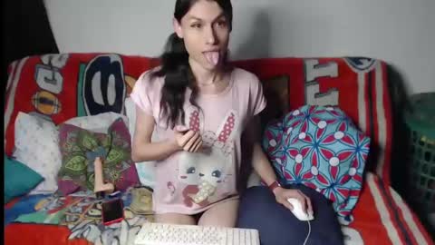 Snapshot of juanavelez9311 chatting on 01.05.25 JUANA ALEJANDRA VELEZ online show from 01.05.25