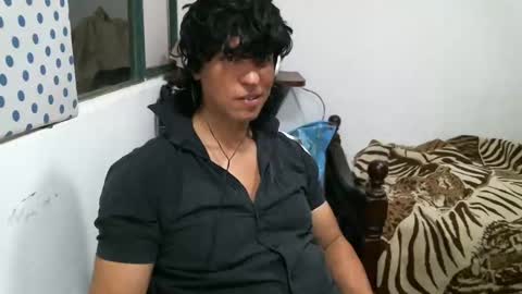 Snapshot of juanito2727 chatting on 12.16.24 amor online show from 12.16.24