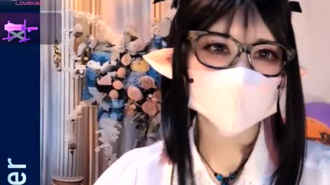 Snapshot of juicy_sayo_tanaka chatting on 10.20.25 Sayo  Tanaka online show from 10.20.25