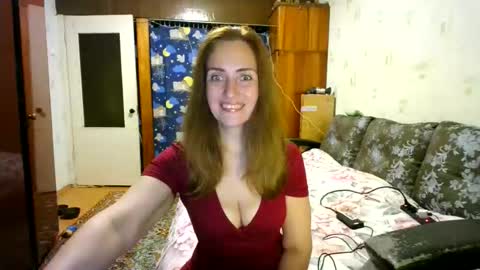 Snapshot of juliaa_foxi chatting on 09.17.25 juliaa_foxi online show from 09.17.25