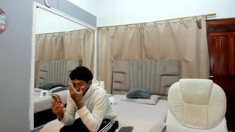 Snapshot of julian_billy chatting on 01.17.25 julian billy online show from 01.17.25