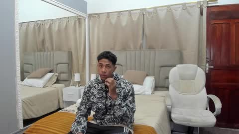 Snapshot of julian_billy chatting on 03.11.25 julian billy online show from 03.11.25