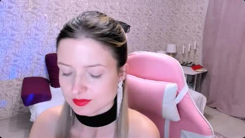 Snapshot of julie_flores chatting on 12.07.24 Julie online show from 12.07.24