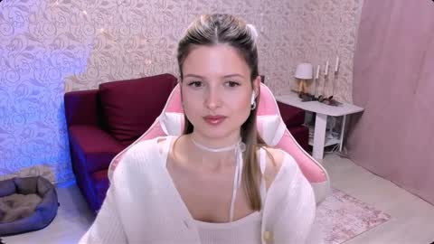 Snapshot of julie_flores chatting on 12.30.24 Julie online show from 12.30.24