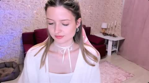 Snapshot of julie_flores chatting on 12.30.24 Julie online show from 12.30.24