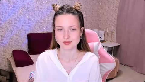 Snapshot of julie_flores chatting on 02.18.25 Julie online show from 02.18.25