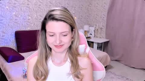 Snapshot of julie_flores chatting on 02.28.25 Julie online show from 02.28.25