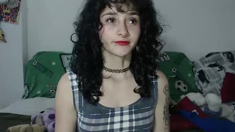 Snapshot of julietajaguar chatting on 12.18.24 Julieta Jaguar online show from 12.18.24