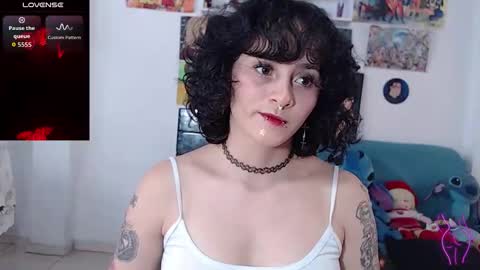Snapshot of julietajaguar chatting on 10.20.25 Julieta Jaguar online show from 10.20.25