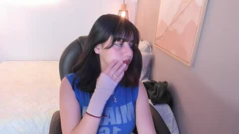 Snapshot of julieth_brown_ chatting on 10.13.25 Julieth  online show from 10.13.25