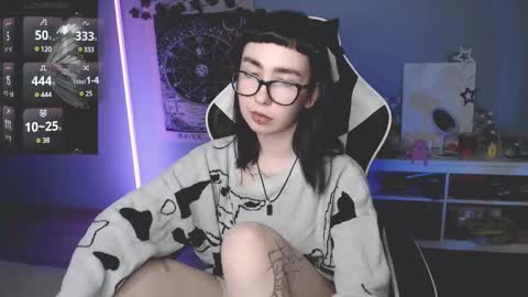 Snapshot of julscinamon chatting on 03.06.25 Baroness Von Cringe online show from 03.06.25