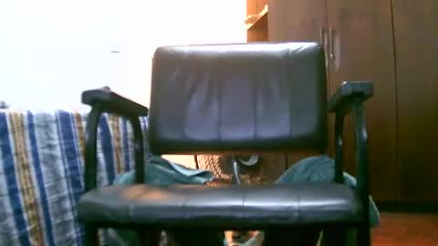 Snapshot of juneandmia chatting on 03.10.25 Mia online show from 03.10.25