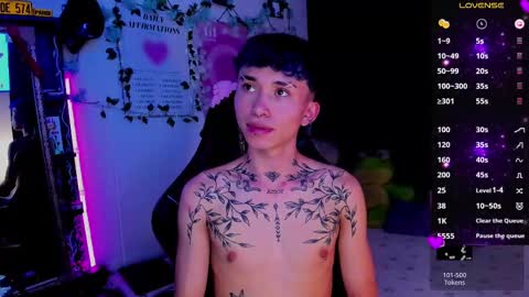 Snapshot of juniior0_0 chatting on 09.10.25 Junior online show from 09.10.25