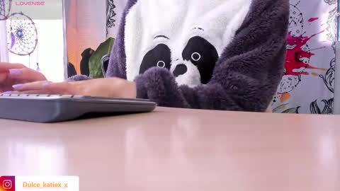 Snapshot of just_katiex chatting on 02.16.25 Sofia online show from 02.16.25