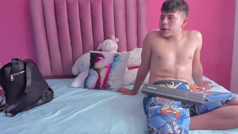 Snapshot of justin_jazmin chatting on 01.13.25 JUSTIN Y JAZMIN online show from 01.13.25