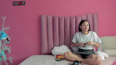 Snapshot of justin_jazmin chatting on 01.24.25 JUSTIN Y JAZMIN online show from 01.24.25