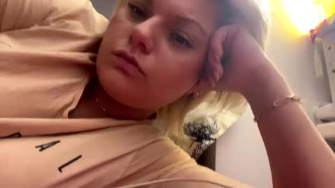 Kaelia and Daniel online show from 10.20.25