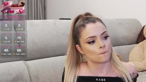 Snapshot of kailyn_moen01 chatting on 02.04.25 Kailyn online show from 02.04.25