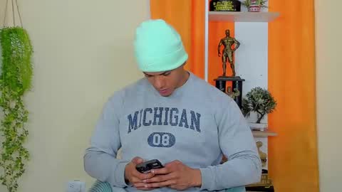 Snapshot of kale_tomson chatting on 12.03.24 kale thomson online show from 12.03.24