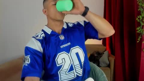 Snapshot of kale_tomson chatting on 10.01.25 kale thomson online show from 10.01.25