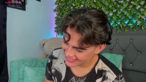 Snapshot of kami_22 chatting on 01.25.25 camilo independent model online show from 01.25.25