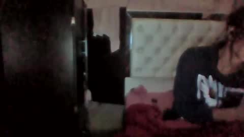 Snapshot of kamilathopsom chatting on 01.04.25 CAMILA SANTAMARIA online show from 01.04.25