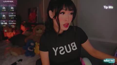 kamilee__xo online show from 10.15.25