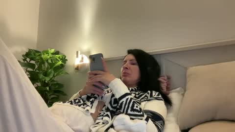 Snapshot of karinablair chatting on 12.20.24 Karina online show from 12.20.24