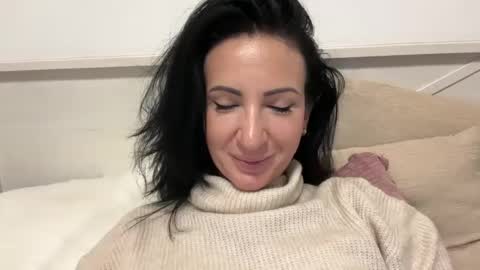 Snapshot of karinablair chatting on 12.22.24 Karina online show from 12.22.24