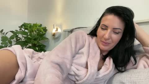 Snapshot of karinablair chatting on 12.25.24 Karina online show from 12.25.24