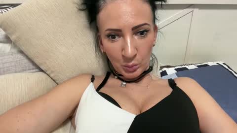 Snapshot of karinablair chatting on 01.05.25 Karina online show from 01.05.25