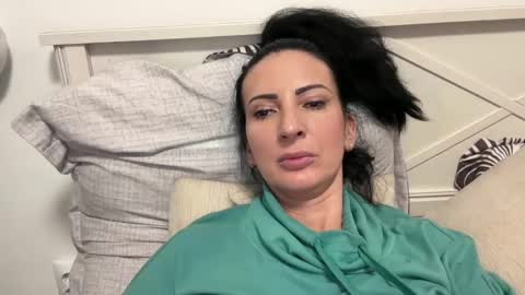 Snapshot of karinablair chatting on 01.10.25 Karina online show from 01.10.25