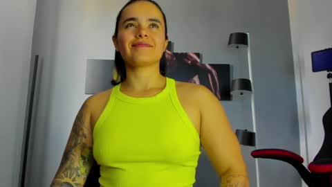 Snapshot of karlyjons_ chatting on 12.06.24 online show from 12.06.24
