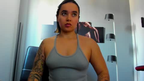 Snapshot of karlyjons_ chatting on 12.18.24 online show from 12.18.24