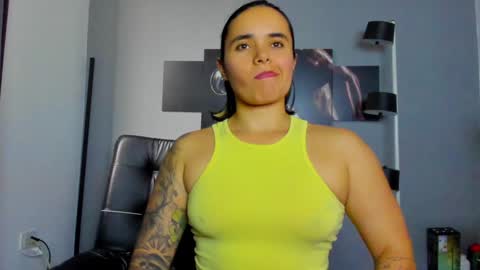 Snapshot of karlyjons_ chatting on 12.27.24 online show from 12.27.24
