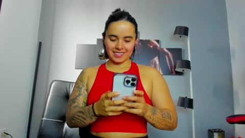 Snapshot of karlyjons_ chatting on 12.30.24 online show from 12.30.24