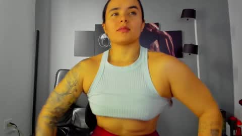 Snapshot of karlyjons_ chatting on 02.19.25 online show from 02.19.25