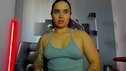 Snapshot of karlyjons_ chatting on 02.20.25 online show from 02.20.25