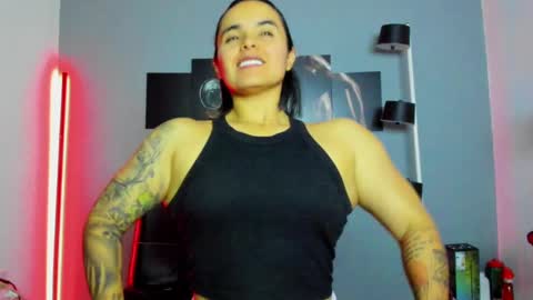 Snapshot of karlyjons_ chatting on 02.22.25 online show from 02.22.25
