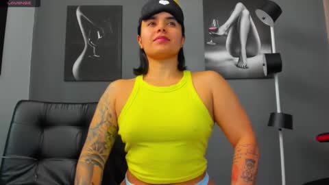 Snapshot of karlyjons_ chatting on 09.15.25 online show from 09.15.25