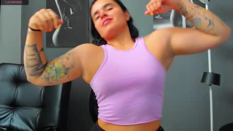 Snapshot of karlyjons_ chatting on 09.20.25 online show from 09.20.25
