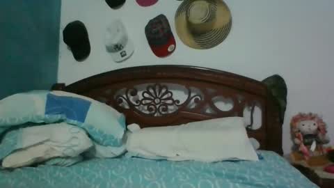 Snapshot of karol_gill chatting on 12.08.24 Karol online show from 12.08.24