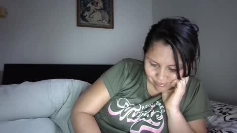 Snapshot of karol_gill chatting on 10.29.25 Karol online show from 10.29.25