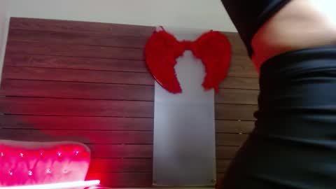 Snapshot of karol_yesenia chatting on 10.18.25 karol_yesenia online show from 10.18.25