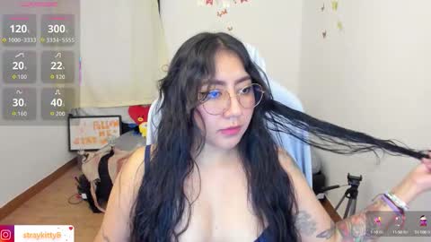 Snapshot of kat_ly_chan chatting on 10.05.25 Kat       online show from 10.05.25