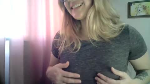 Snapshot of kat_pp chatting on 01.09.25 Kati online show from 01.09.25