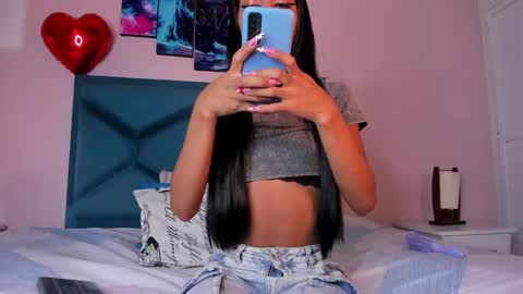 Snapshot of kataleyaa_horny chatting on 02.25.25 kataleya horny online show from 02.25.25