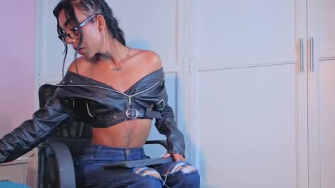 Snapshot of kataleyaa_horny chatting on 10.08.25 kataleya horny online show from 10.08.25