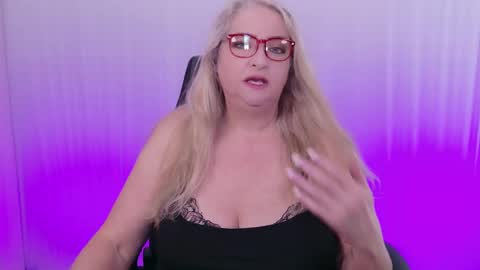 Snapshot of katdsinclair chatting on 02.26.25 Kat D Sinclair online show from 02.26.25